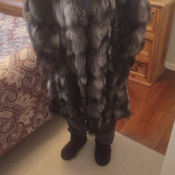 Size large men's or women real fox fur coat made in Alaska - Picture 1 of 2